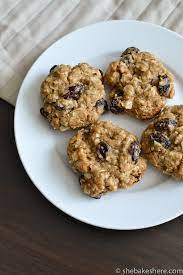 almond flour raisin cookies