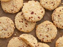 Crunchy Delights: Crispy Almond Flour Cookies Recipe