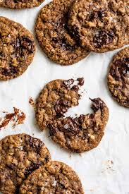 Delicious Sugar-Free Oatmeal Chocolate Chip Cookies for a Guilt-Free Treat