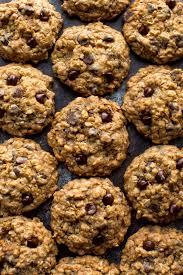 oatmeal cookies with raisins and chocolate chips