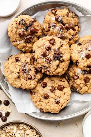 Delicious Oatmeal Raisin Chocolate Chip Cookies with Walnuts Recipe