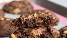 Decadent Chocolate Peanut Butter Cookies: A Sweet Indulgence