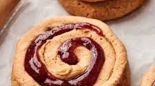 crumbl peanut butter and jelly cookie