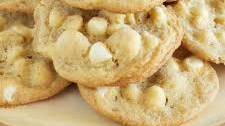 white chocolate chunk macadamia nut cookies