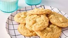 white choc macadamia biscuits