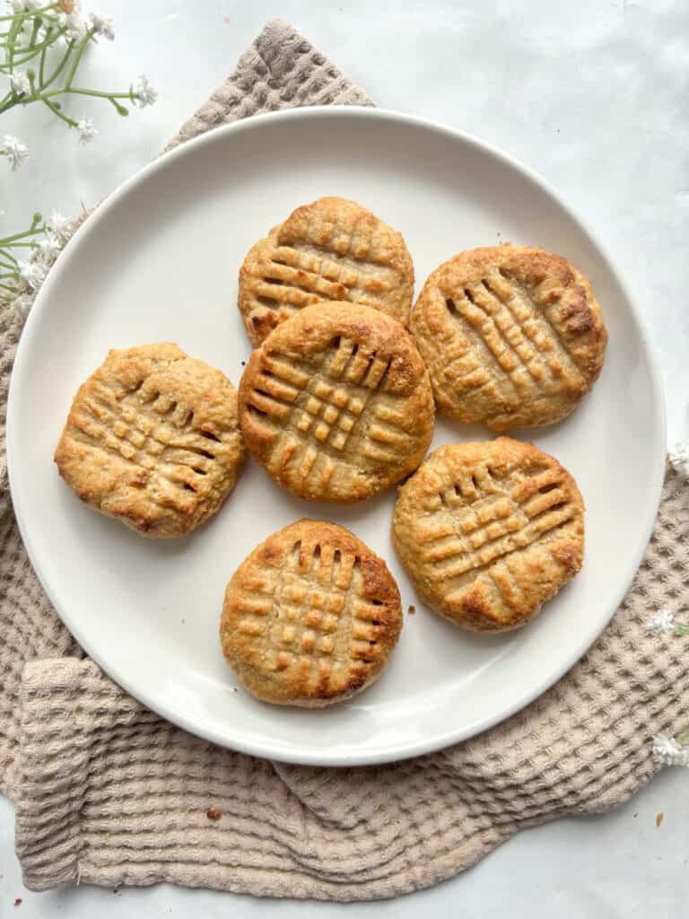 Quick and Easy 3-Ingredient Cookies: A Simple Delight!