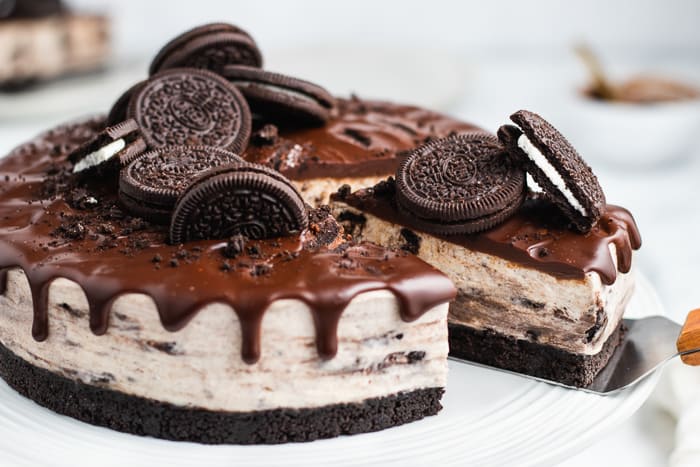 Decadent Delight: Cheesecake Oreo Fusion