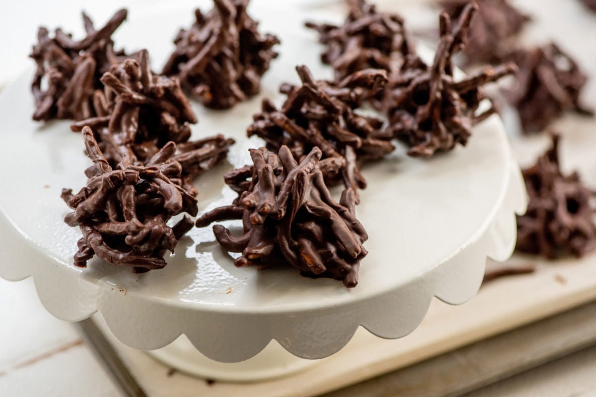 Sweet and Salty Pretzel Cookies: An Easy Chocolate Chip Recipe